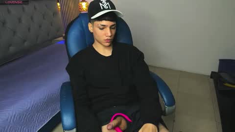 Sam online show from February 5, 1:14 pm