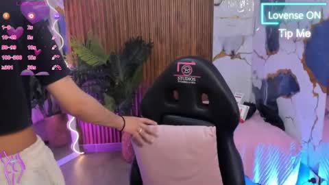 sam online show from June 5, 2:51 am