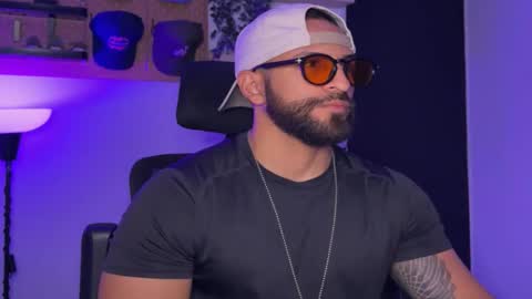 Sam Dornan online show from April 10, 2:06 am