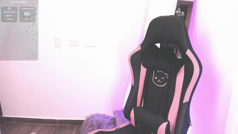 samiacooper25 online show from September 10, 12:33 am