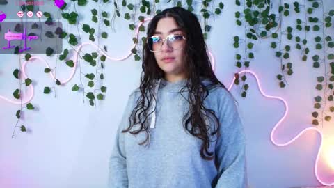 samii evans  online show from March 6, 5:28 am