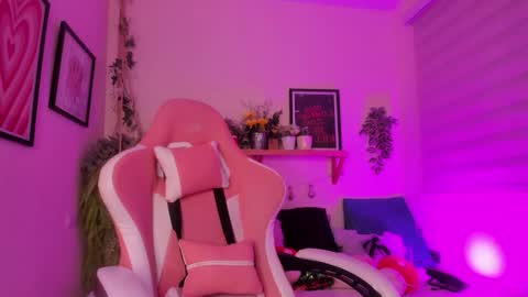 samirose_ online show from November 23, 12:19 am