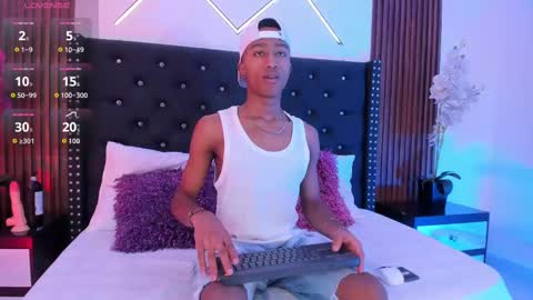 Snapshot of sammyyadams_ chatting on September 20, 10:35 pm sammyyadams_ online show from September 20, 10:35 pm