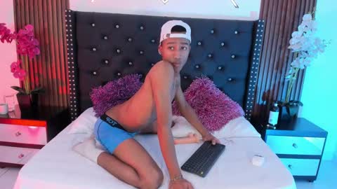 Snapshot of sammyyadams_ chatting on September 16, 11:30 pm sammyyadams_ online show from September 16, 11:30 pm