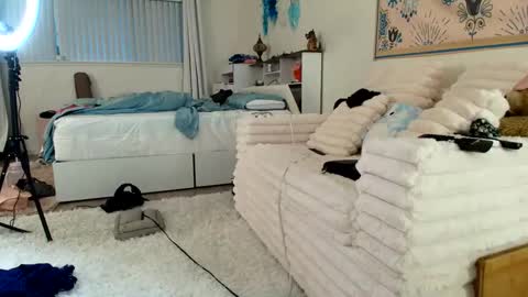 samreignsxxx online show from September 30, 1:16 am