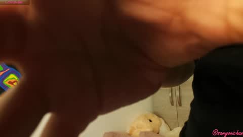 Special show on 17 december and 23 UwU online show from December 21, 3:36 am