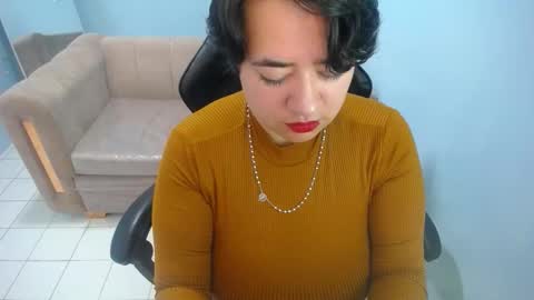 samythomas_t online show from December 16, 2:41 am