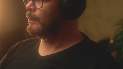 Sanders online show from February 25, 5:11 am