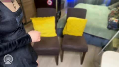 sandra dimonds online show from April 8, 1:47 pm