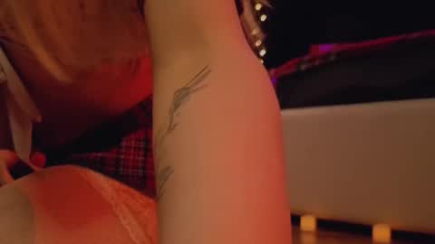 Sandy  online show from December 19, 2:40 am