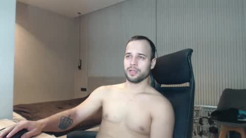 Snapshot of sandro_best chatting on March 12, 2:12 pm DeAlex online show from March 12, 2:12 pm