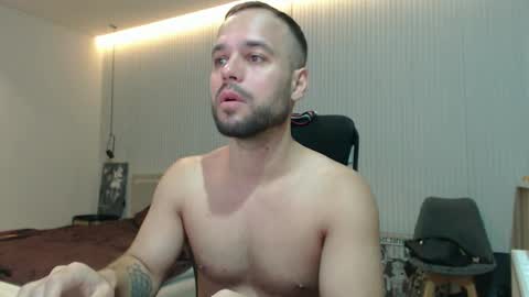 Snapshot of sandro_best chatting on October 18, 9:24 am DeAlex online show from October 18, 9:24 am