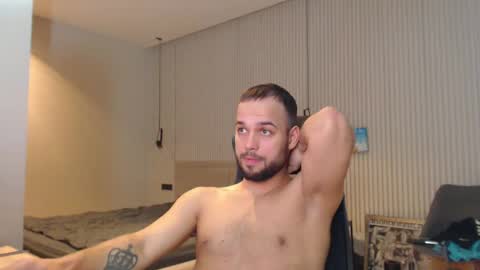 Snapshot of sandro_best chatting on February 27, 12:34 pm DeAlex online show from February 27, 12:34 pm