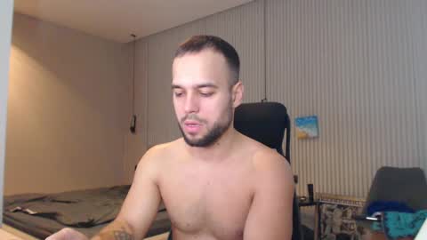 Snapshot of sandro_best chatting on February 21, 10:07 am DeAlex online show from February 21, 10:07 am
