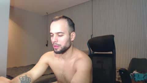 Snapshot of sandro_best chatting on February 26, 12:38 pm DeAlex online show from February 26, 12:38 pm