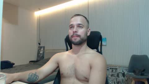 Snapshot of sandro_best chatting on September 23, 12:21 pm DeAlex online show from September 23, 12:21 pm