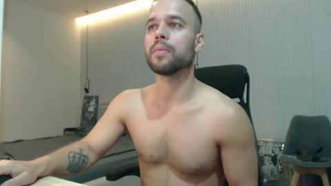 Snapshot of sandro_best chatting on September 24, 12:23 pm DeAlex online show from September 24, 12:23 pm