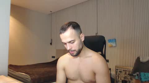 Snapshot of sandro_best chatting on February 19, 3:49 pm DeAlex online show from February 19, 3:49 pm