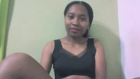 Snapshot of sandy735579 chatting on October 18, 10:52 am sandy735579 online show from October 18, 10:52 am