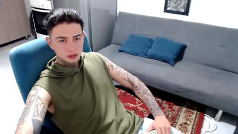 santi_ss online show from January 19, 1:37 am