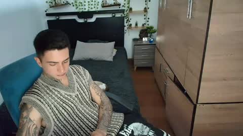santi_ss online show from May 14, 1:04 am