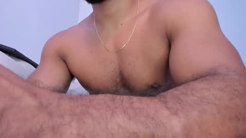 santiago_huntt online show from March 11, 12:44 am