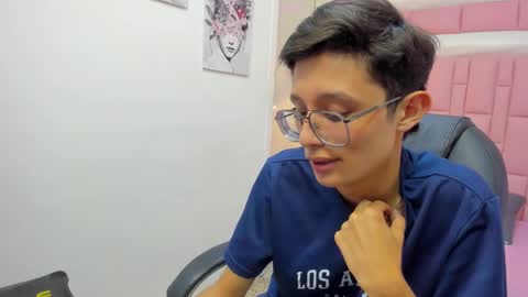 Snapshot of santiago_russo18 chatting on October 4, 9:56 pm santiago_russo18 online show from October 4, 9:56 pm