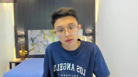 Snapshot of santiago_russo18 chatting on September 28, 12:36 pm santiago_russo18 online show from September 28, 12:36 pm