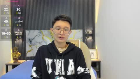 Snapshot of santiago_russo18 chatting on September 29, 12:37 pm santiago_russo18 online show from September 29, 12:37 pm