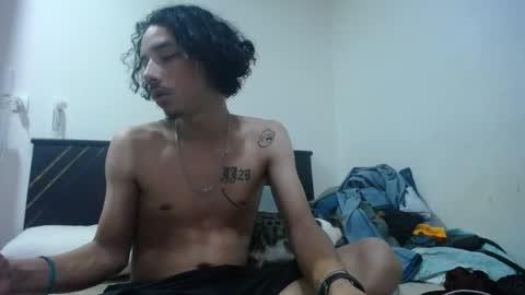 Snapshot of santiagoxxxtreme_ chatting on December 20, 12:27 pm Santiago online show from December 20, 12:27 pm