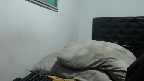 Snapshot of santiagoxxxtreme_ chatting on October 7, 11:17 am Santiago online show from October 7, 11:17 am