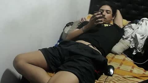 Snapshot of santiagoxxxtreme_ chatting on October 18, 4:05 am Santiago online show from October 18, 4:05 am