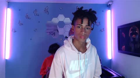 santiago online show from December 1, 4:53 pm