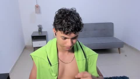 santy_stump online show from April 28, 8:24 pm