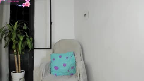 Snapshot of sapphirehot_ chatting on October 18, 7:12 am Liz online show from October 18, 7:12 am