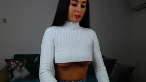 Snapshot of sara_daisy chatting on February 13, 7:03 am Im Sara I am happy to be here  online show from February 13, 7:03 am
