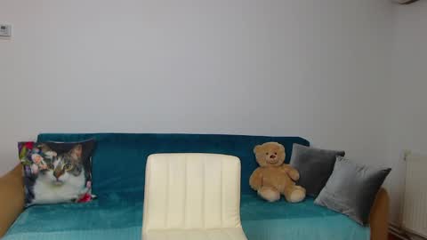 Snapshot of sara_daisy chatting on January 22, 9:10 pm Im Sara I am happy to be here  online show from January 22, 9:10 pm
