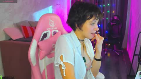 Snapshot of sara_frayy chatting on October 14, 9:01 am Sarah online show from October 14, 9:01 am