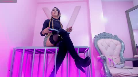 Sara HooT  online show from January 4, 4:12 am