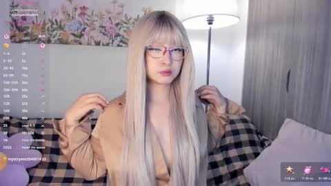 Sara  new account  give me thomb up  Follow me   help me reach 15k followers again   online show from February 4, 12:36 am