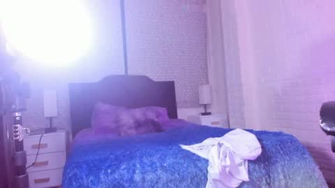 Sara Love online show from April 9, 3:32 am