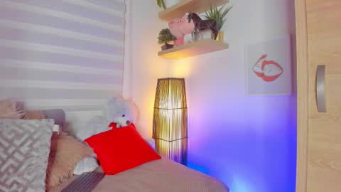   online show from March 9, 11:37 am