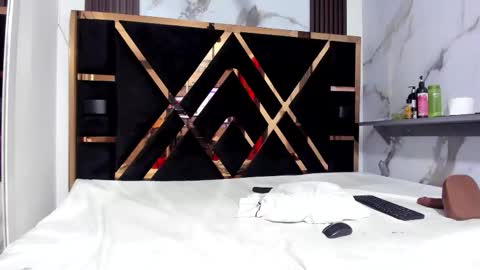 sara_tourner online show from December 1, 11:30 am