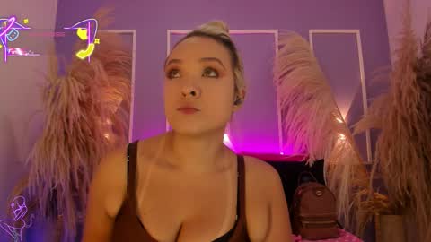 Snapshot of saraavila_ chatting on September 22, 7:29 pm SaraAvila online show from September 22, 7:29 pm