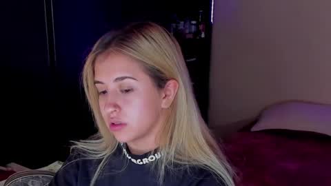 saradiazxxx online show from April 25, 3:09 pm