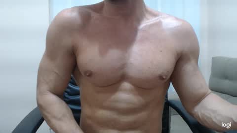 Snapshot of saradorj92 chatting on December 8, 2:57 am saradorj92 online show from December 8, 2:57 am