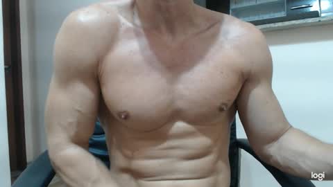 Snapshot of saradorj92 chatting on February 11, 11:01 pm saradorj92 online show from February 11, 11:01 pm