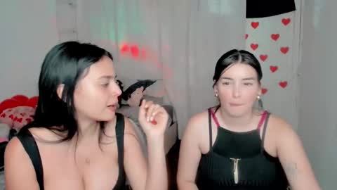 Snapshot of sarah_angelll chatting on February 19, 12:14 am sarah online show from February 19, 12:14 am