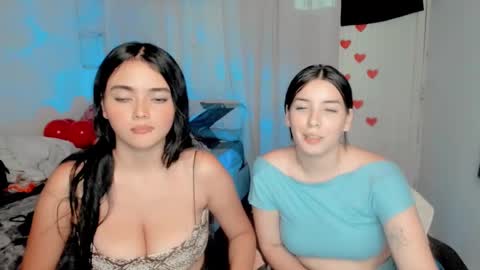 Snapshot of sarah_angelll chatting on February 27, 10:20 pm sarah online show from February 27, 10:20 pm