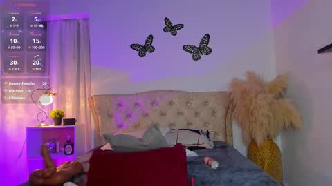 Sarah Valkiria  IG  Sar lanister online show from November 27, 2:08 am